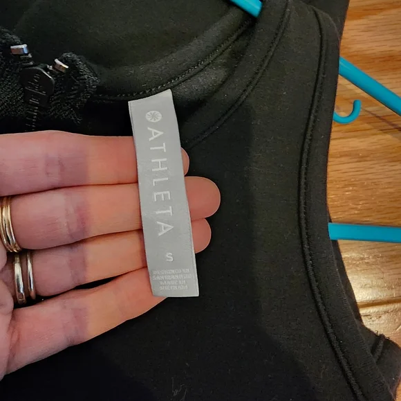 Athleta En route scuba dress - Picture 4 of 6